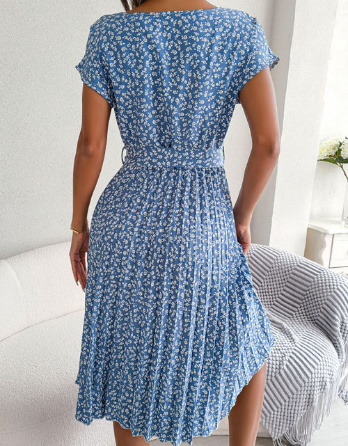 Load image into Gallery viewer, Ditsy Floral Pleated Belted Dress
