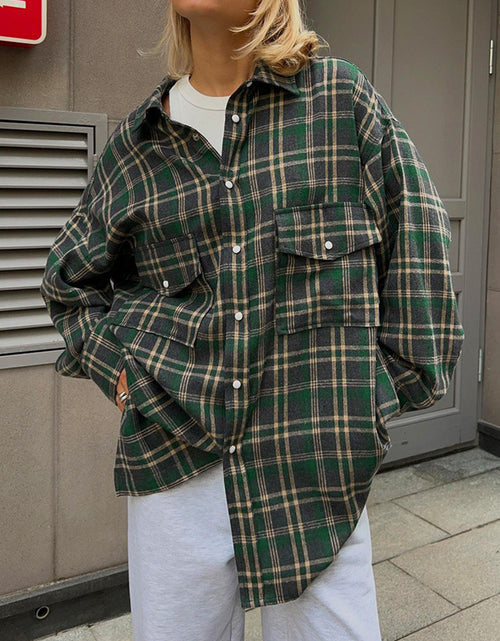 Load image into Gallery viewer, Pocketed Plaid Button Up Shacket
