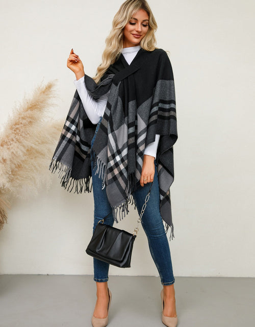 Load image into Gallery viewer, Fringe Contrast Plaid Poncho
