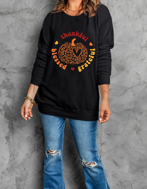 Load image into Gallery viewer, Pumpkin Graphic Long Sleeve Sweatshirt
