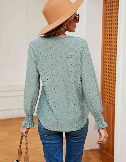 Load image into Gallery viewer, Contrast Flounce Sleeve Blouse
