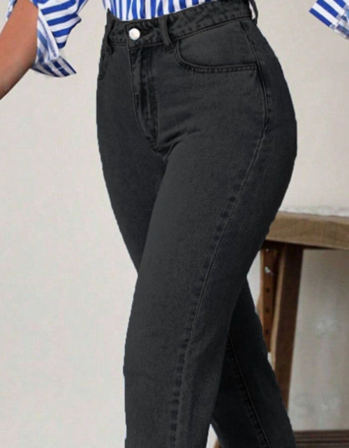 Load image into Gallery viewer, High Waist Jeans with Pockets
