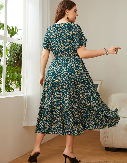 Load image into Gallery viewer, Honey Plus Size Floral Round Neck Short Sleeve Midi Dress
