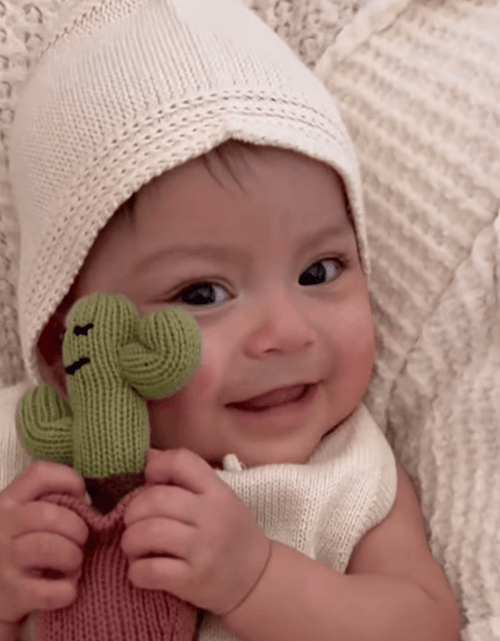 Load image into Gallery viewer, Organic Baby Bonnet Hats, Hand knit by Estella
