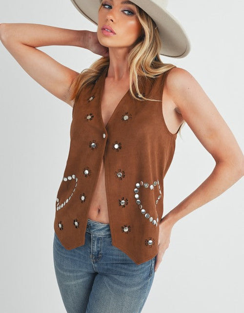 Load image into Gallery viewer, Aemi + Co Heart Rivet Detail Suede Vest Coat
