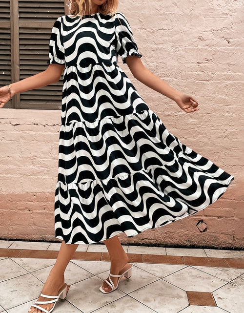 Load image into Gallery viewer, Wavy Striped Round Neck Short Sleeve Dress
