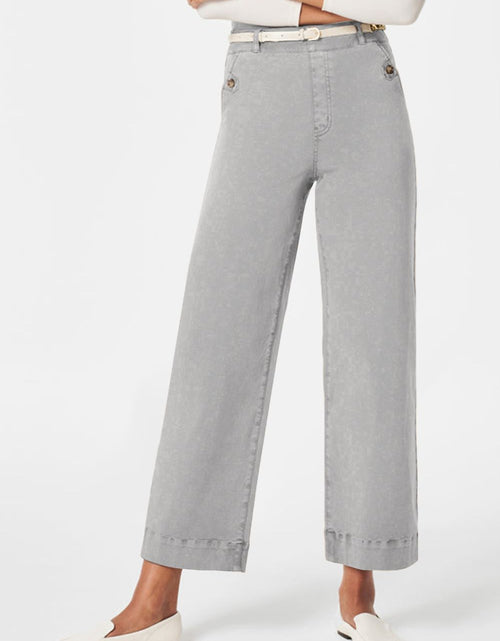 Load image into Gallery viewer, High Waist Jeans with Pockets

