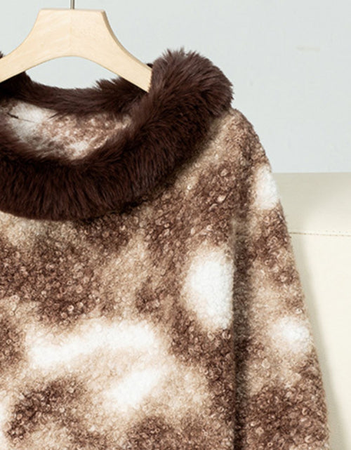 Load image into Gallery viewer, Furry Contrast Three-Quarter Poncho

