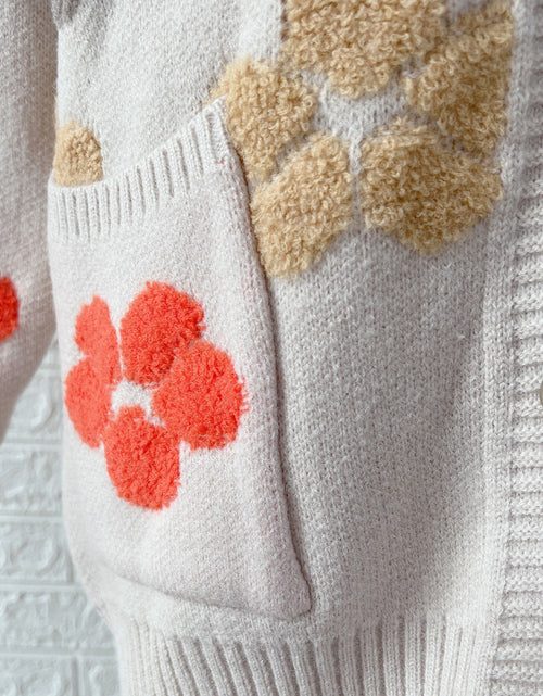 Load image into Gallery viewer, Floral V-Neck Button Up Cardigan with Pockets
