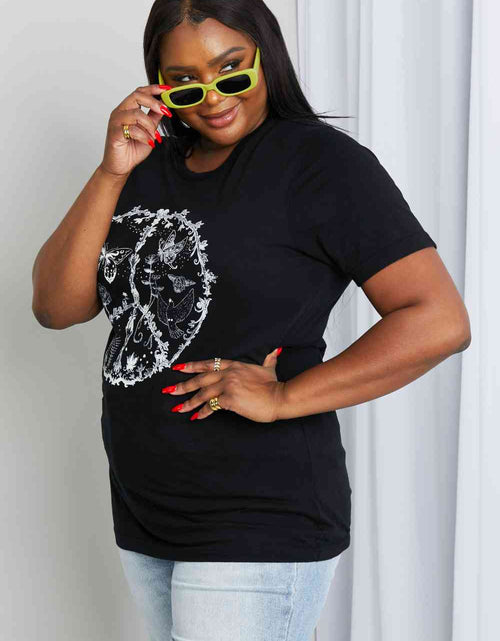 Load image into Gallery viewer, mineB Full Size Butterfly Graphic Tee Shirt
