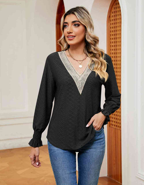 Load image into Gallery viewer, Contrast Flounce Sleeve Blouse
