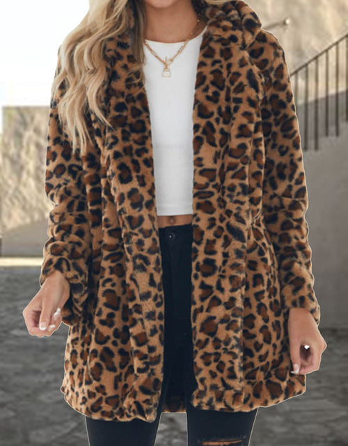 Load image into Gallery viewer, Leopard Collared Neck Coat with Pockets
