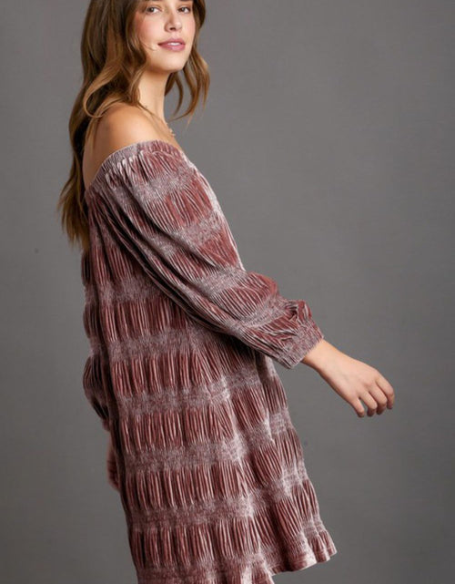 Load image into Gallery viewer, Umgee Off-Shoulder Balloon Sleeve Velvet Mini Dress
