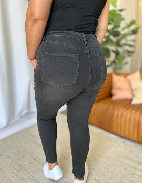 Load image into Gallery viewer, RFM Full Size High Rise Tummy Control Skinny Jeans
