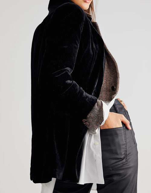 Load image into Gallery viewer, Lapel Collar Long Sleeve Blazer with Pockets
