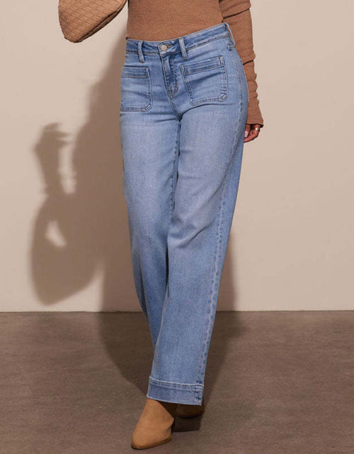 Load image into Gallery viewer, High Rise Front Pocket Patch Wide Leg Jeans
