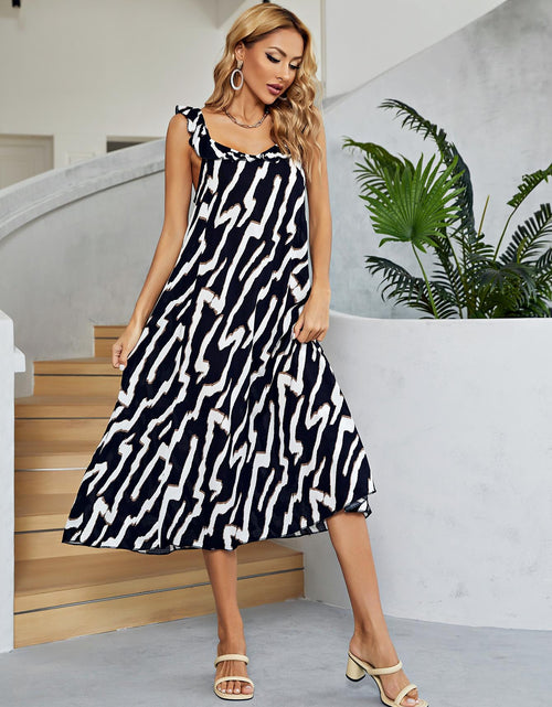 Load image into Gallery viewer, Two-Tone Low Back Midi Dress
