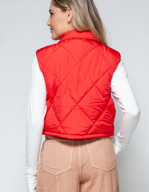 Load image into Gallery viewer, Snobbish Snap Down Quilted Crop Vest
