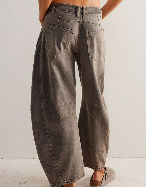 Load image into Gallery viewer, Wide Leg Jeans with Pockets
