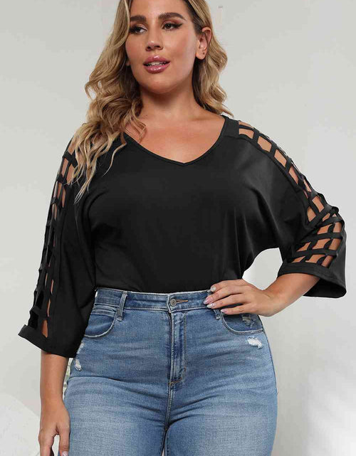 Load image into Gallery viewer, 3/4 Sleeve Cutout Detail Top
