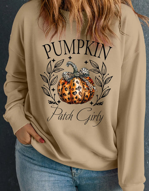 Load image into Gallery viewer, Plus Size Pumpkin Graphic Long Sleeve Sweatshirt
