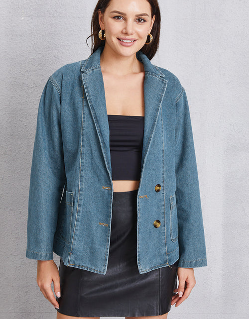 Load image into Gallery viewer, Pocketed Button Up Denim Jacket
