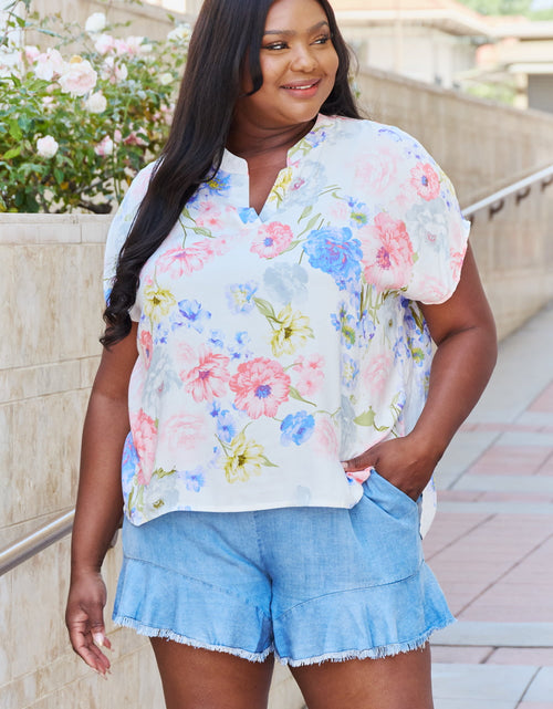 Load image into Gallery viewer, White Birch One And Only Full Size Short Sleeve Floral Print Top
