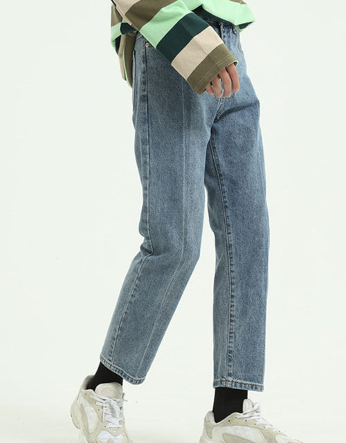 Load image into Gallery viewer, Straight Leg Jeans with Pockets
