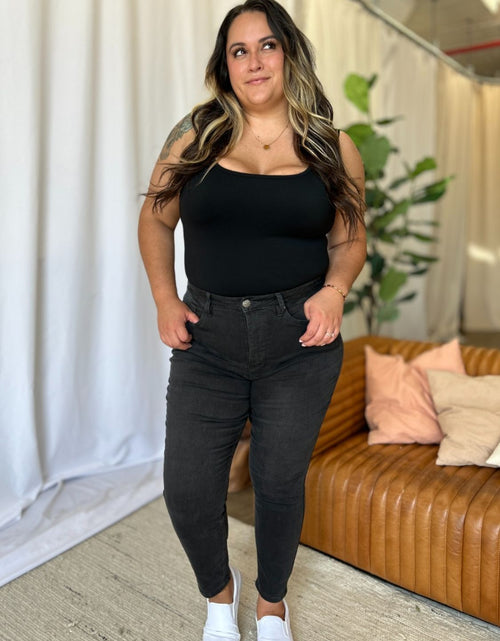 Load image into Gallery viewer, RFM Full Size High Rise Tummy Control Skinny Jeans
