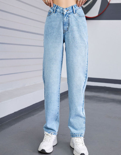 Load image into Gallery viewer, Straight Leg Jeans with Pockets

