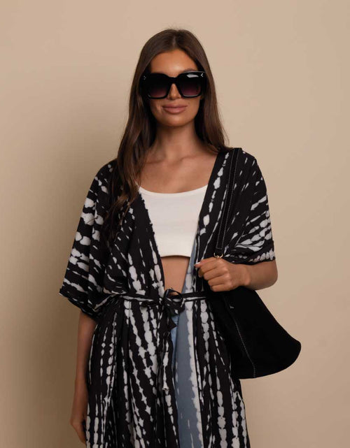 Load image into Gallery viewer, Adele Sunglasses by ClaudiaG Collection
