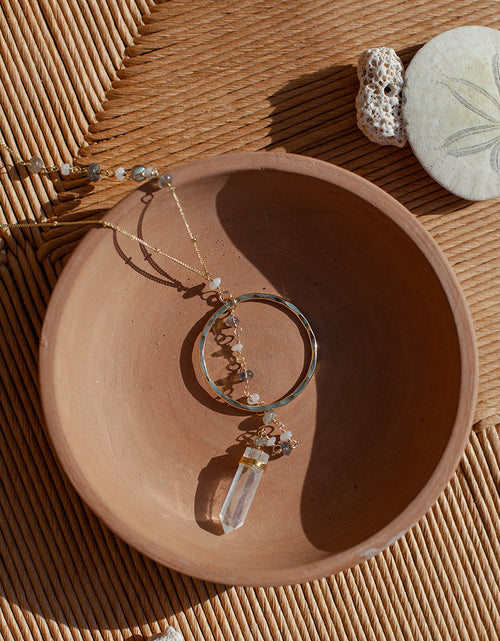 Load image into Gallery viewer, Crystal Halo Y Necklace by SLATE + SALT
