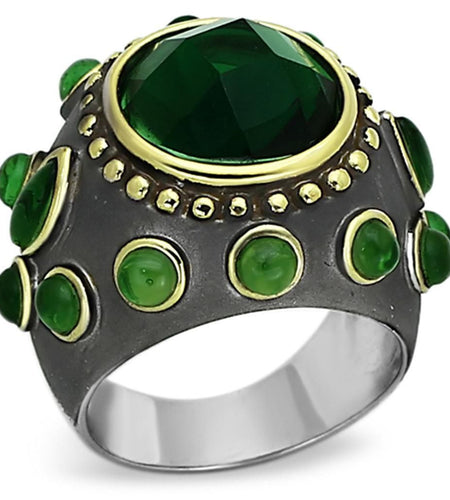 LOA881 - Reverse Two-Tone Brass Ring with Synthetic Synthetic Glass in Emerald