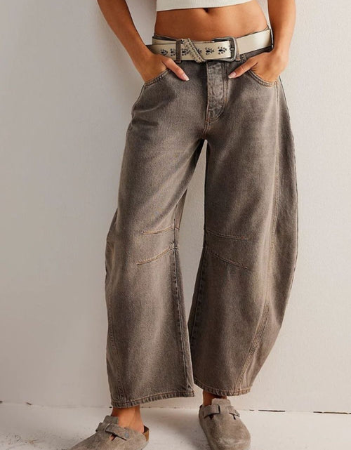 Load image into Gallery viewer, Wide Leg Jeans with Pockets
