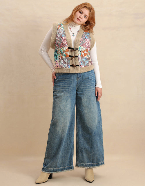 Load image into Gallery viewer, Plus Size Printed Sherpa Vest Coat
