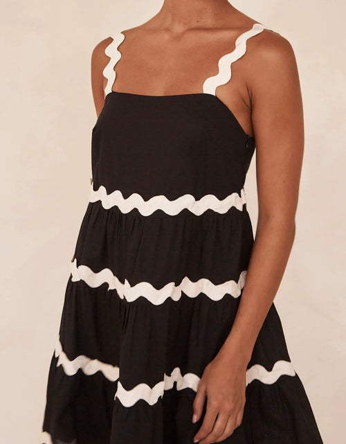 Load image into Gallery viewer, Contrast Trim Square Neck Tiered Dress
