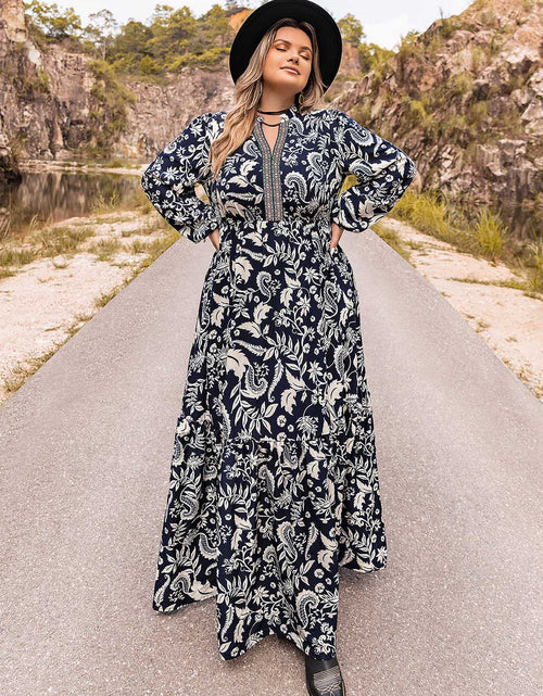 Load image into Gallery viewer, Plus Size Long Sleeve Maxi Dress
