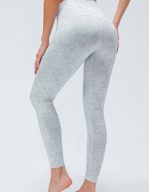 Load image into Gallery viewer, Wide Waistband Slim Fit Active Leggings
