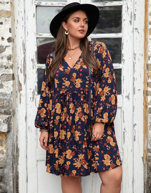 Load image into Gallery viewer, Plus Size Floral V-Neck Balloon Sleeve Dress
