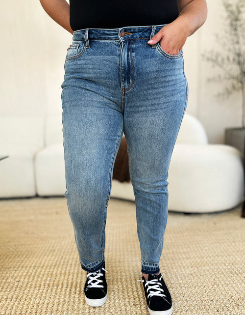 Load image into Gallery viewer, Judy Blue Full Size Mid Rise Rigid Magic Release Hem Jeans
