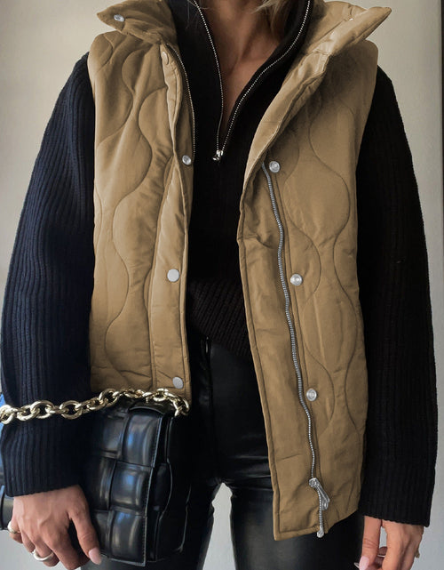 Load image into Gallery viewer, Collared Neck Vest with Pockets
