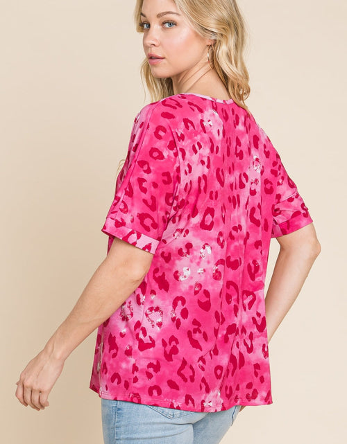 Load image into Gallery viewer, BOMBOM Leopard V-Neck Short Sleeve T-Shirt
