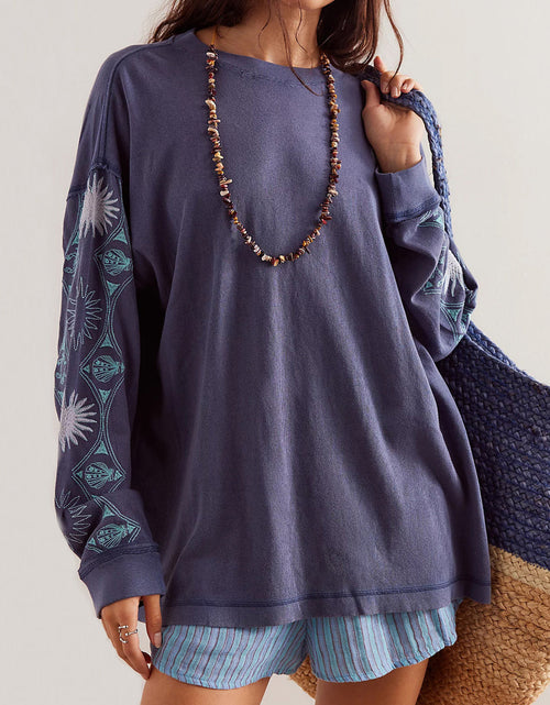 Load image into Gallery viewer, Embroidered Round Neck Long Sleeve Sweatshirt

