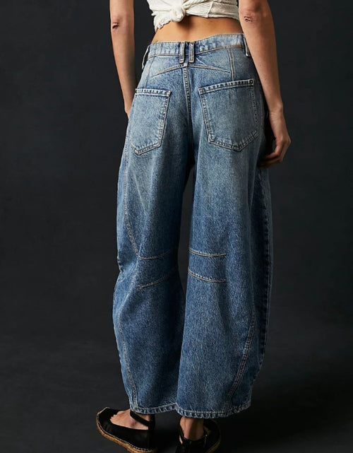 Load image into Gallery viewer, Wide Leg Jeans with Pockets
