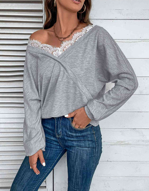 Load image into Gallery viewer, Lace Detail Long Sleeve Top

