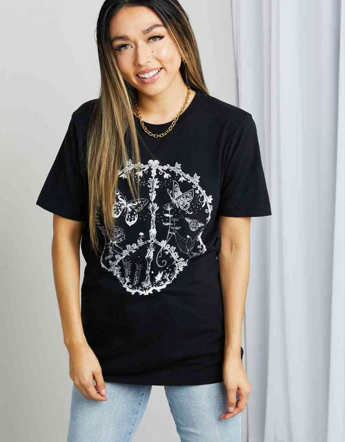 Load image into Gallery viewer, mineB Full Size Butterfly Graphic Tee Shirt
