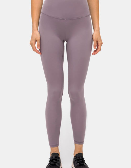 Load image into Gallery viewer, Millennia Invisible Pocket Sports Leggings
