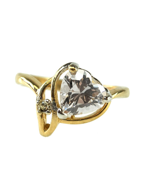 Load image into Gallery viewer, Vintage Jewelry Emerald Austrian Crystal Heart Ring 18k Yellow gold Electroplated Made in the USA by PVD Vintage Jewelry
