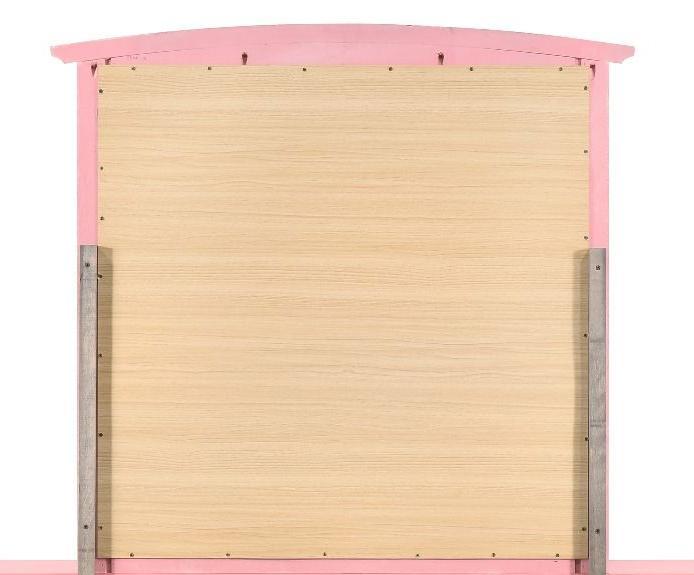 Elegant Wall Mirror by Couch.com