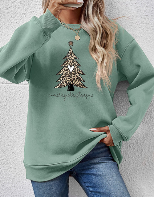Load image into Gallery viewer, Christmas Tree Graphic Long Sleeve Sweatshirt
